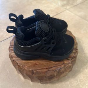 EUC Nike Presto black size 6c